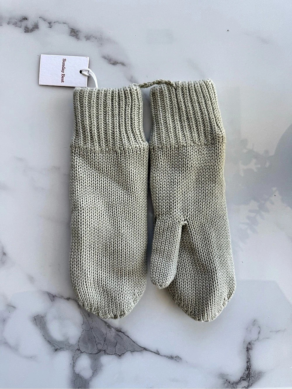 Aritzia Sunday Best Knit Mittens in Saje Green